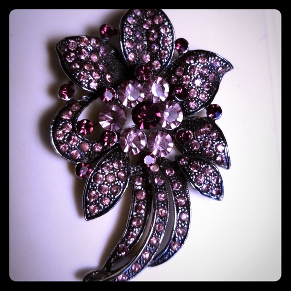 Swarovski Jewelry - Swarovski x Express Y2K broach